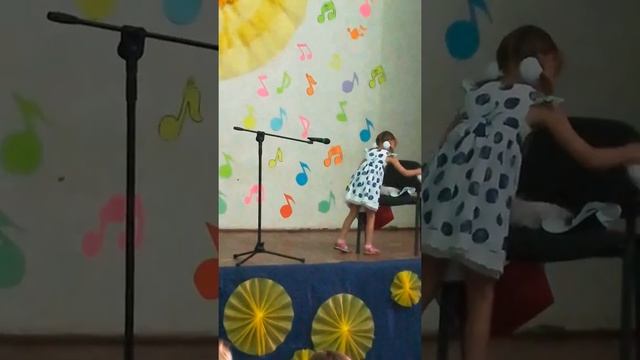 Стих Михайлова Кира Фестиваль "Солнышко зажигает таланты" Урааааа мы получили 1 место!!! смотреть онлайн