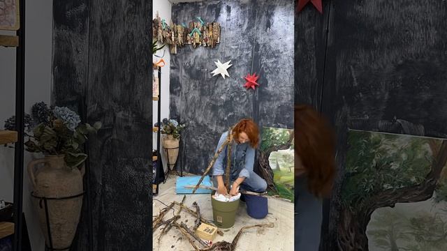 Делаем елку из веток и мха смотреть онлайн