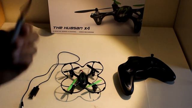 UN BON DRONE POUR DÉBUTER (Hubsan X4) смотреть онлайн