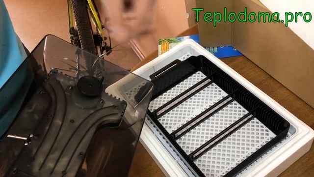 Видеообзор мини инкубатора с автоповоротом и овоскопом Sititek 12 Сититек 12 смотреть онлайн