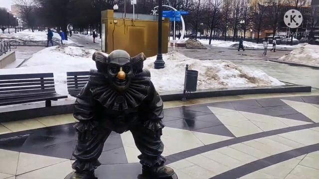 Парк возле цирка Никулина в Москве. смотреть онлайн