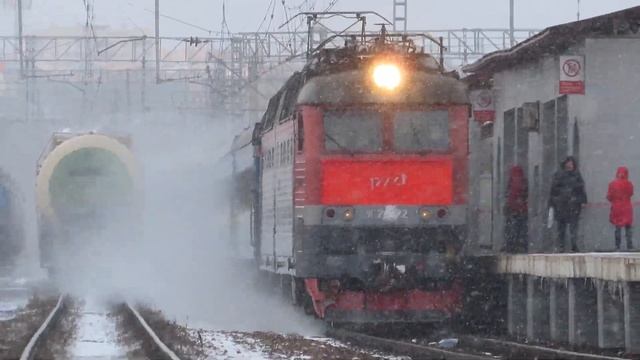 Электровоз ЧС7-222 с поездом№096П Кривой Рог-Москва станция Нара 15.03.2020 смотреть онлайн