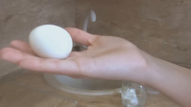 Как быстро очистить яйцо смотреть онлайн