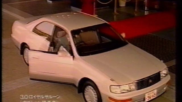 '92 TOYOTA CROWN смотреть онлайн