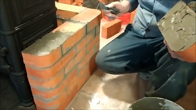 Режем кирпич для Печи Guca Lava строим стенку! смотреть онлайн