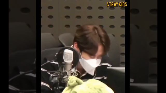 Линоу сказал Хёнджину это нравится Stray Kids смотреть онлайн