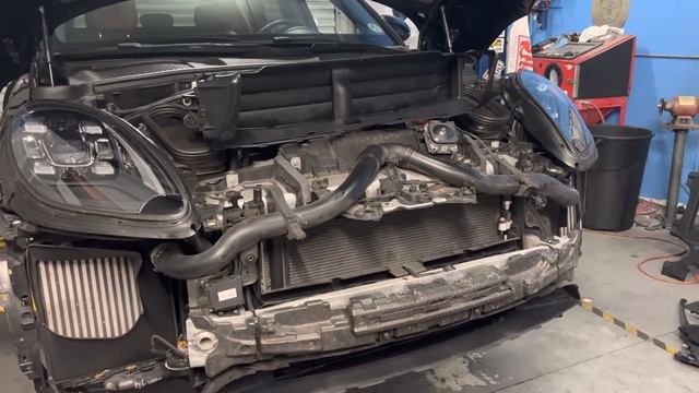 Porsche Macan GTS Radiator Louver Motor Replacement смотреть онлайн