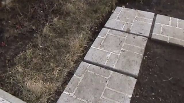 Тропинка и крыльцо