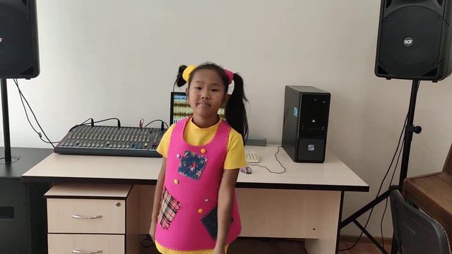 Жанерке Әділетқызы - Пэппи длинный чулок смотреть онлайн