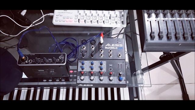 Conectar un Mixer Análoga a una Interfaz de Audio para hacer Streaming o Grabar Audio | Tutorial смотреть онлайн
