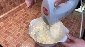 Очень вкусный крем для прослойки любого бисквитного торта за 3 минуты. Простой рецепт крема.