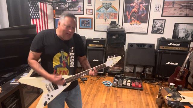 70’s Flying V and Marshall Origins 20 head смотреть онлайн