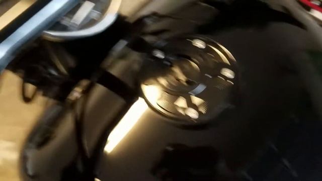 YAMAHA WARRIOR 1700 R1 GAS CAP смотреть онлайн