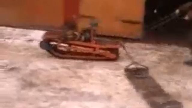 Тягачек из пилы, пробный выезд смотреть онлайн
