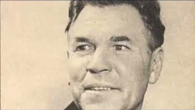 *****Поёт Иван Скобцов. "Двор, широк двор", русская народная песня в обработке А.Семёнова. смотреть онлайн