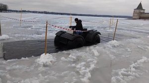 Вездеход ЛитЛ выход с воды на лед