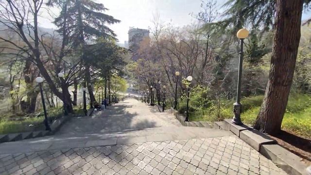 Тбилиси. Проспект и мост Царицы Тамары - Тбилисский Цирк - площадь Героев - Мераба Коставы смотреть онлайн