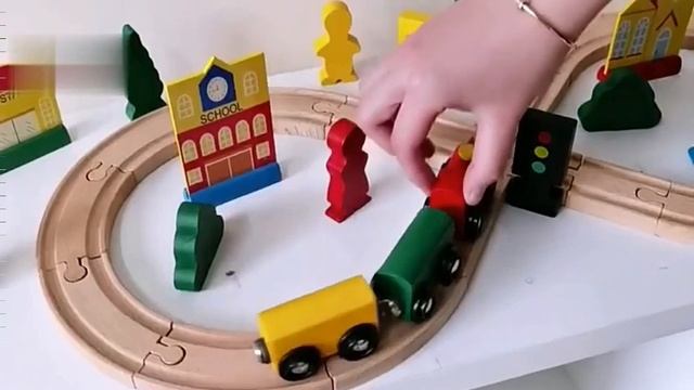 Игровой набор "Железная дорога" из дерева,100 предметов, артикул W04С080 смотреть онлайн