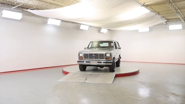 1985 FORD BRONCO смотреть онлайн
