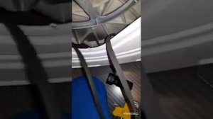 Причина почему стиральная машина не крутит барабан , слетел ремень ремонт.