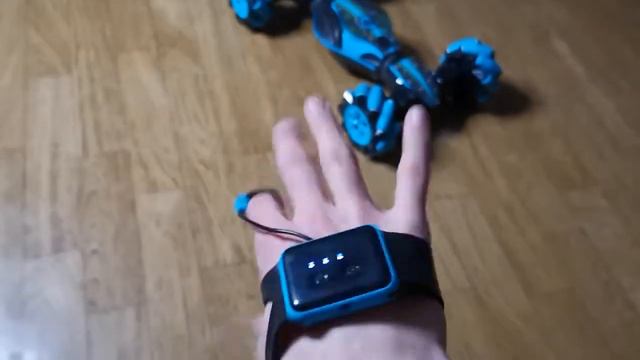 Машинка перевертыш. Управление жестами. смотреть онлайн
