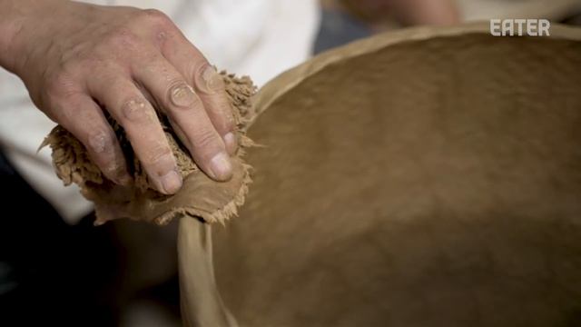 How a Master Potter Makes Giant Kimchi Pots Using the Traditional Method — Handmade смотреть онлайн