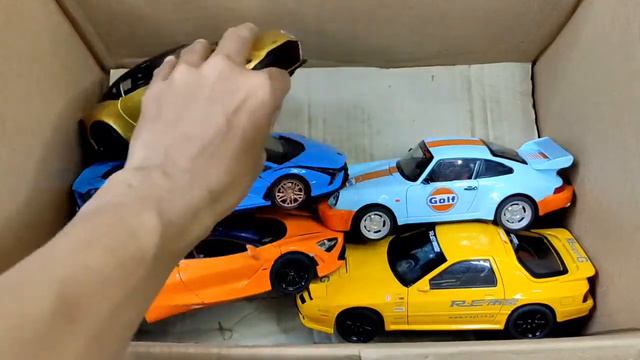 Box full of Model Car Jaguar, Nissan, Audi, Maserati, Peugeot, Pickup Truck , Police Pickup Truck 1 смотреть онлайн