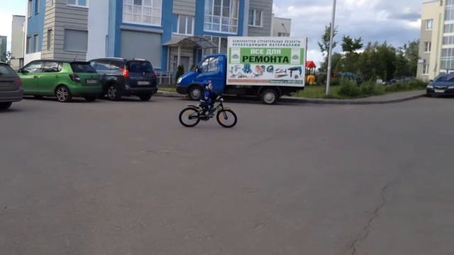 В первый раз на 2колесном велосипеде смотреть онлайн