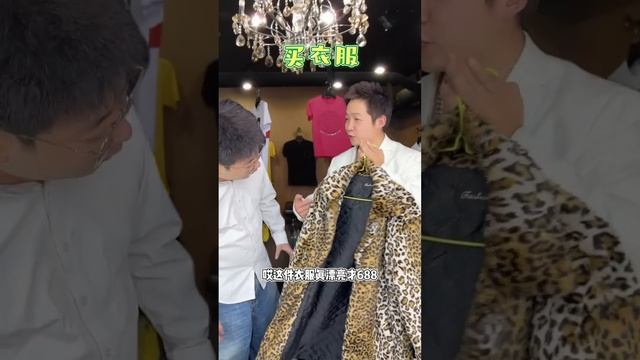 沒錢人吃螺螄粉vs有錢人吃螺螄粉！ 有錢人的確實是空運來的，螺絲都還是熱的！ 【隔壁大哥與小李】 смотреть онлайн