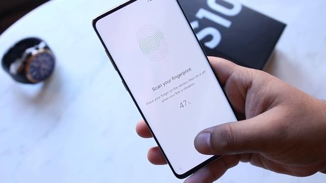 Samsung Galaxy S10+ Unboxing & First Look - Features Overloaded ??? смотреть онлайн