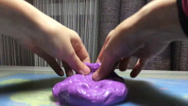 Разница между лизуном слаймом и жвачкой для рук смотреть онлайн