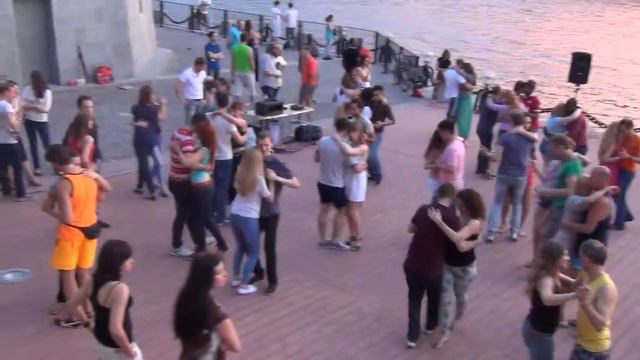 Бочата на набережной в парке Горького 2014 смотреть онлайн