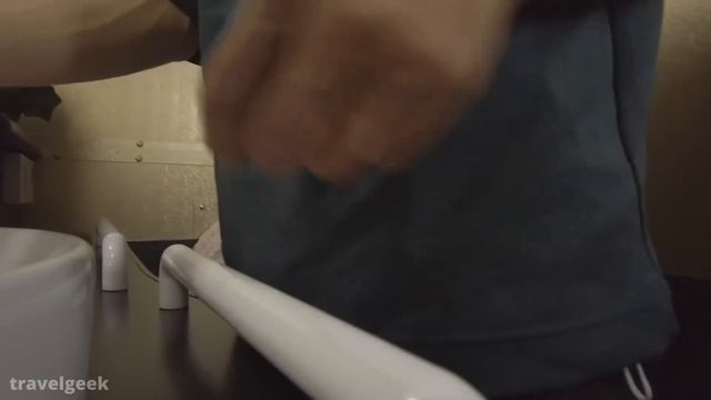 I Slept in Japan's Amazing Overnight BUS HOTEL | Tokyo - Tokushima смотреть онлайн