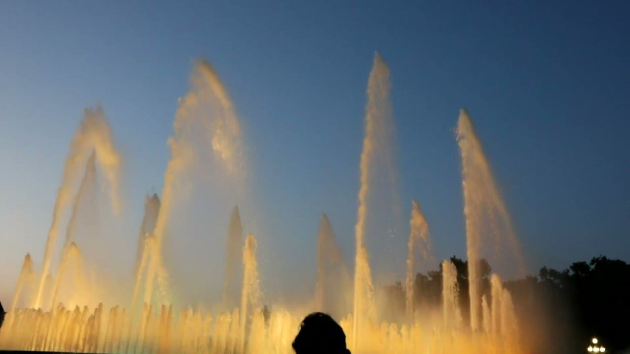 Танцующие фонтаны в Барселоне (23.06.2017) смотреть онлайн