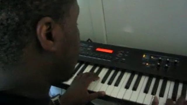 Roland Juno D смотреть онлайн