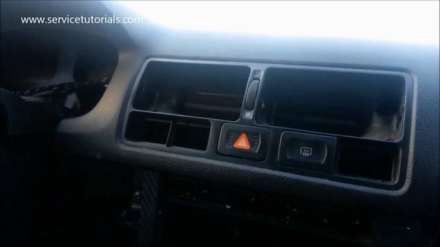 Cum demontezi / scoti gurile centrale de ventilatie la VW Golf 4 in 5 pasi смотреть онлайн