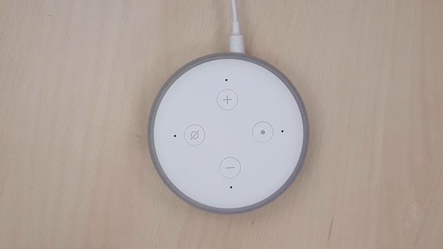 Amazon Echo DOT (3rd Gen) с Alexa - Очень умная колонка! смотреть онлайн