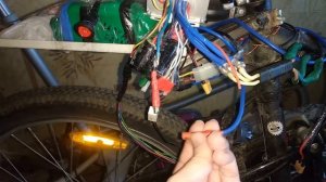 ИСКРА при подключении  аккумулятора к контроллеру РЕШЕНО