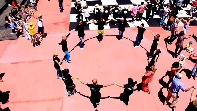 Национальный танец Каталонии - Сардана. Барселона смотреть онлайн