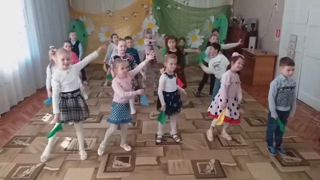 Поздравление детей подготовительной группы с 1 мая. смотреть онлайн