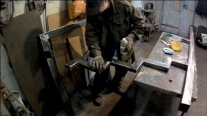 Лестница на металлическом КОСОУРЕ