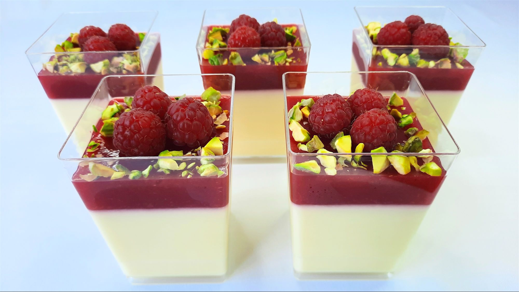 НЕЖНЫЙ СЛИВОЧНЫЙ ДЕСЕРТ С МАЛИНОЙ смотреть онлайн