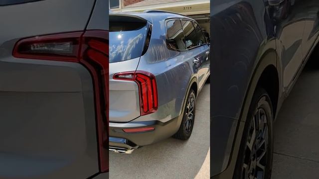 KIA Telluride, 2022 SX, Everlasting Silver. But do I see blue too? смотреть онлайн