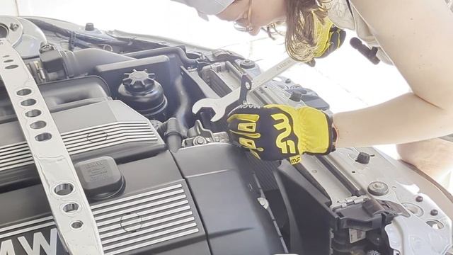 How to Remove Viscous Clutch Fan / BMW M54, M52 & M52tu смотреть онлайн