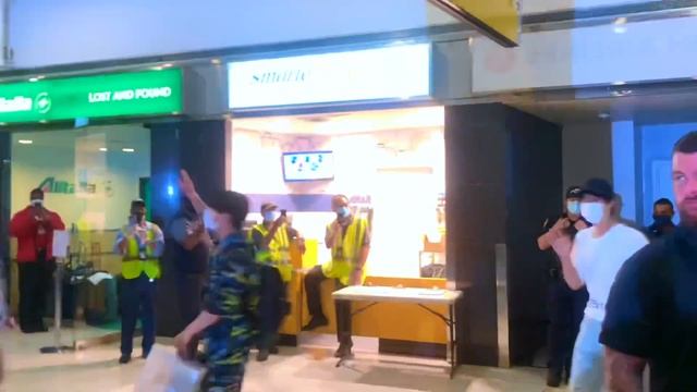 BTS arriving to JFK airport in New York City 18.09.21 смотреть онлайн