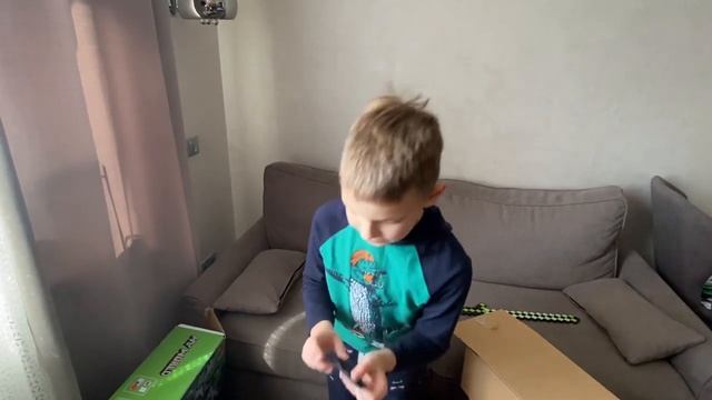 Minecraft "Горная пещера" от ТМ BELA. Распаковка. Часть 1 смотреть онлайн
