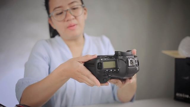 Canon 1D X Mark II តំលៃ 5600$ មានអ្វីពិសេសខ្លះ? смотреть онлайн