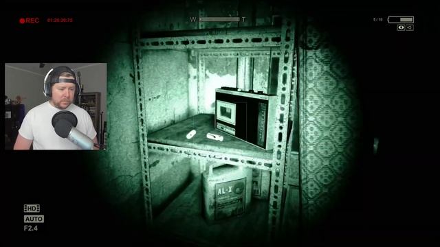 Outlast First Playthrough 2022 - The Laundry Chute - Part 6 [PS5]