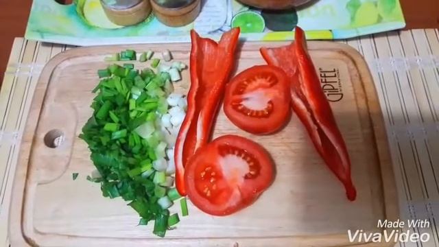 Курица в томатном соусе чили с овощами смотреть онлайн