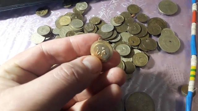 Я не нумизмат, но иногда смотрю на старые монеты смотреть онлайн